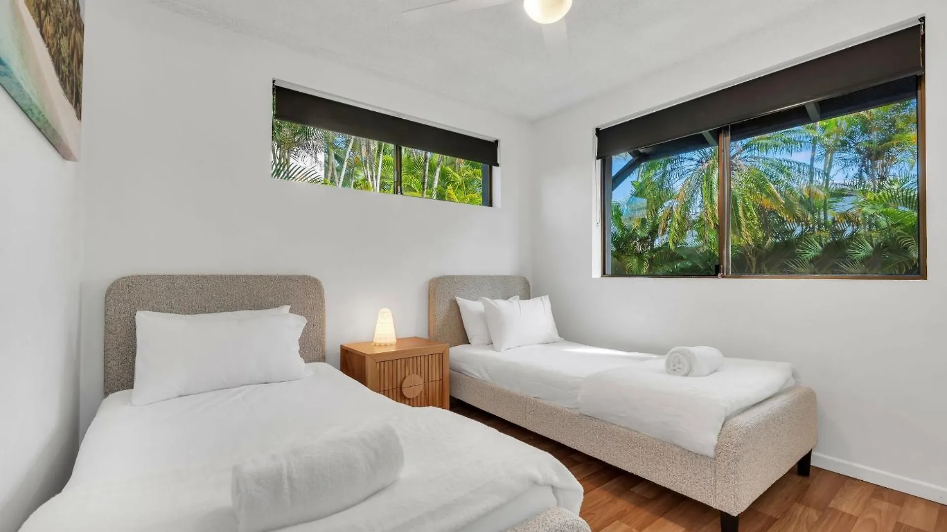 1 Belmondos Noosa 0*,  Australia